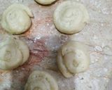 A picture of step 4 of Meethi bakhrkhani.