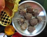 A picture of step 5 of Protein modak/laddoo.