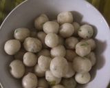 Foto langkah ke 1 dari resep Cimol bawang daun simple.
