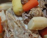 Gyöngyöstyúk húsleves recept fázis 2 fotója