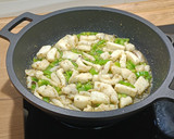 Foto del paso 3 de la receta: Arroz con sepia y garbanzos