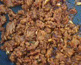 Foto del paso 5 de la receta: Bombas de patatas rellenas de carne con salsa brava