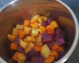 Foto langkah ke 1 dari resep Kolak Ubi Kolang Kaling Biji Mutiara.