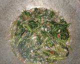 Foto langkah ke 6 dari resep Tumis Kangkung Rumahan.