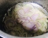 A picture of step 2 of White gravy chicken in restaurant style.