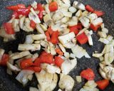 Foto del paso 1 de la receta: Tortilla con champiñones y huevo