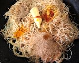 A picture of step 2 of Balaleet (Emirati Breakfast).