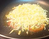 Foto del paso 2 de la receta: Tortillitas de tomate y queso