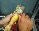 Foto langkah ke 2 dari resep Gulai Tunjang (kaki) Sapi dan Cara Membersihkannya.