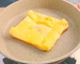 Foto langkah ke 4 dari resep One Pan Egg Toast, Sarapan Ala Korea.