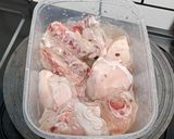 Foto langkah ke 1 dari resep Semur Ayam Pedas.