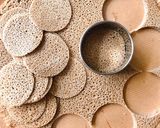 Hình bước làm 1 của món Galette Kiều Mạch Kem Tươi & Trứng Cá Tầm (Caviar) Muối