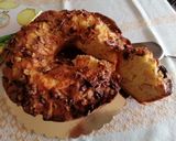 Foto del passaggio 7 della ricetta Ciambellone di mele con crumble di noci😋
