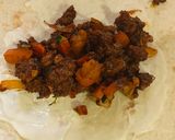 Gambar langkah 5 resipi Kebab Daging Tortilla.