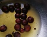 A picture of step 3 of Chota kala jamun.