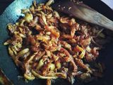 Pelecing ayam suwir bumbu merah