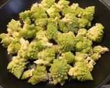 Une image de l'étape 5 de Fleurettes de chou romanesco au bouillon de poisson et estragon.