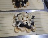 Foto langkah ke 5 dari resep Choco Banana Cheese Strudel.