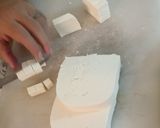 A picture of step 1 of Paneer tossedwith sugar syrup.