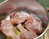 Foto del paso 1 de la receta: Pollo en salsa