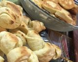 Foto del paso 8 de la receta: Bizcochitos y cuernitos de manteca