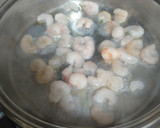 Foto del paso 1 de la receta: Patatas a la marinera con mejillones y gambas