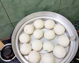 A picture of step 4 of Semolina balls.