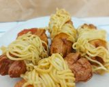 Foto langkah ke 3 dari resep Sosis Gulung Mie.