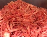 A picture of step 1 of Gajar ka halwa (colourful dish).