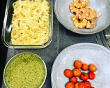 Foto del paso 2 de la receta: Tallarines al pesto de almendras y anacardos con cherry y langostinos 🦐
