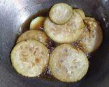 A picture of step 2 of Lauki ki yakhni.