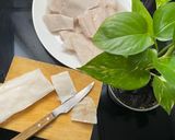 Foto del paso 1 de la receta: Merluza al horno con pasas y ciruelas