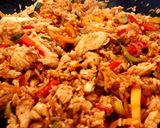 Sült rizs zöldségekkel, mézen pirított csirkemellel recept fázis 2 fotója