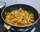 Foto langkah ke 3 dari resep Tumis Sawi Hijau Pedas Manis dan Ayam.