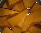 Foto langkah ke 1 dari resep Gluten Free Steamed Pumpkin Cake.