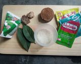 Foto langkah ke 1 dari resep Semur Telur Tahu Kentang.
