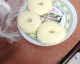 Hình bước làm 5 của món Doughnut