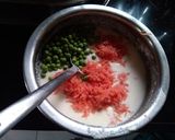 A picture of step 2 of Rawa idli.