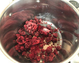 Foto del paso 1 de la receta: Salsa para carnes: Mermelada de frambuesas