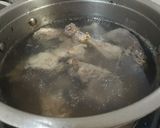 Foto langkah ke 1 dari resep Sop Tulang Ayam.