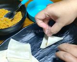 Foto langkah ke 6 dari resep Jajan Lebaran Dua Bahan Aja / Pastel Abon Kulit Pangsit (192).