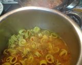Foto del paso 3 de la receta Guiso de papas con calamares, rape y gambas