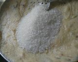 A picture of step 5 of Falhari praline khoya cake.