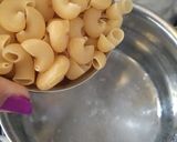 A picture of step 2 of Creamy white pasta.