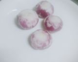 A picture of step 1 of Dahi pyaza.