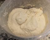Foto del paso 5 de la receta: Hacer masa de pizza casera y rellenarla. Hacer la masa a mano o con la Amasadora de pan
