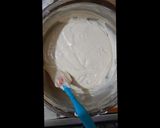Foto del paso 1 de la receta: Bizcocho de mezcal vainilla mousse de tuna (frambuesa) y leche