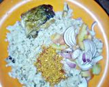 A picture of step 4 of Rice and beans with fish.