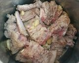 Foto langkah ke 1 dari resep Soup Iga Babi Sawi Asin.