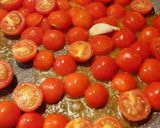 Foto del passaggio 1 della ricetta Tagliatelle con sugo di pomodorini ciliegino e burrata